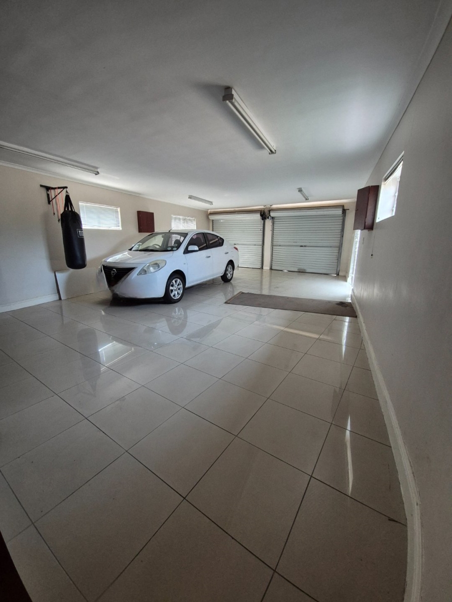 4 Bedroom Property for Sale in Bluewater Bay Eastern Cape